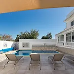 Casa Nela カルヴォエイロ